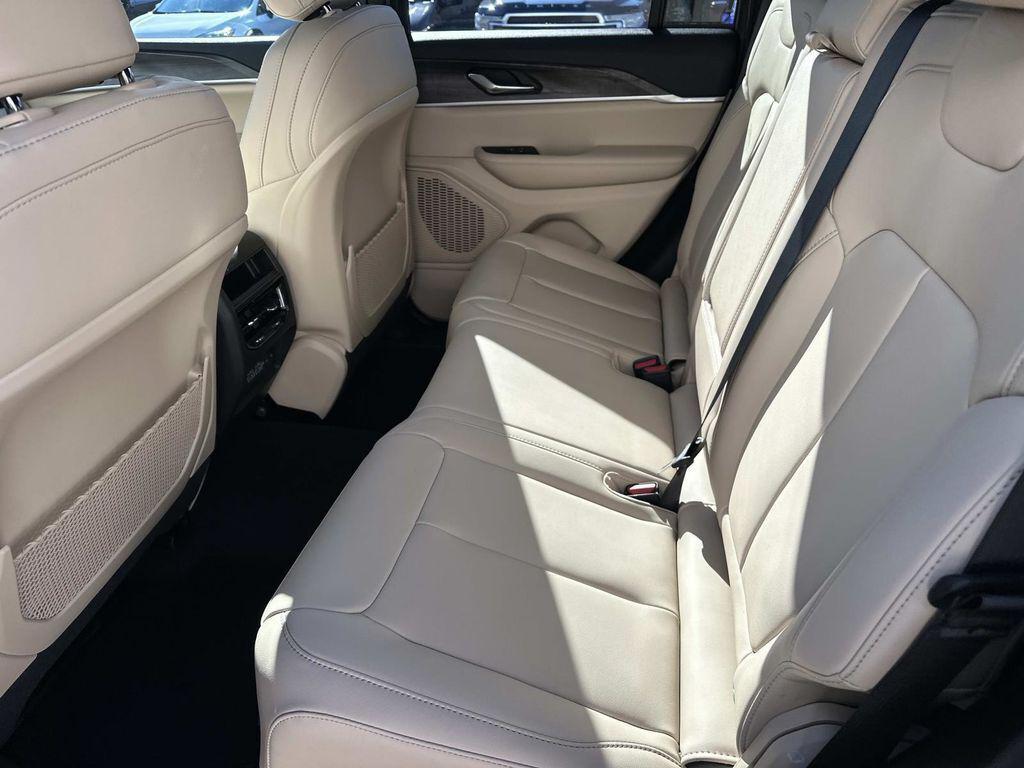 new 2025 Jeep Grand Cherokee car, priced at $42,219