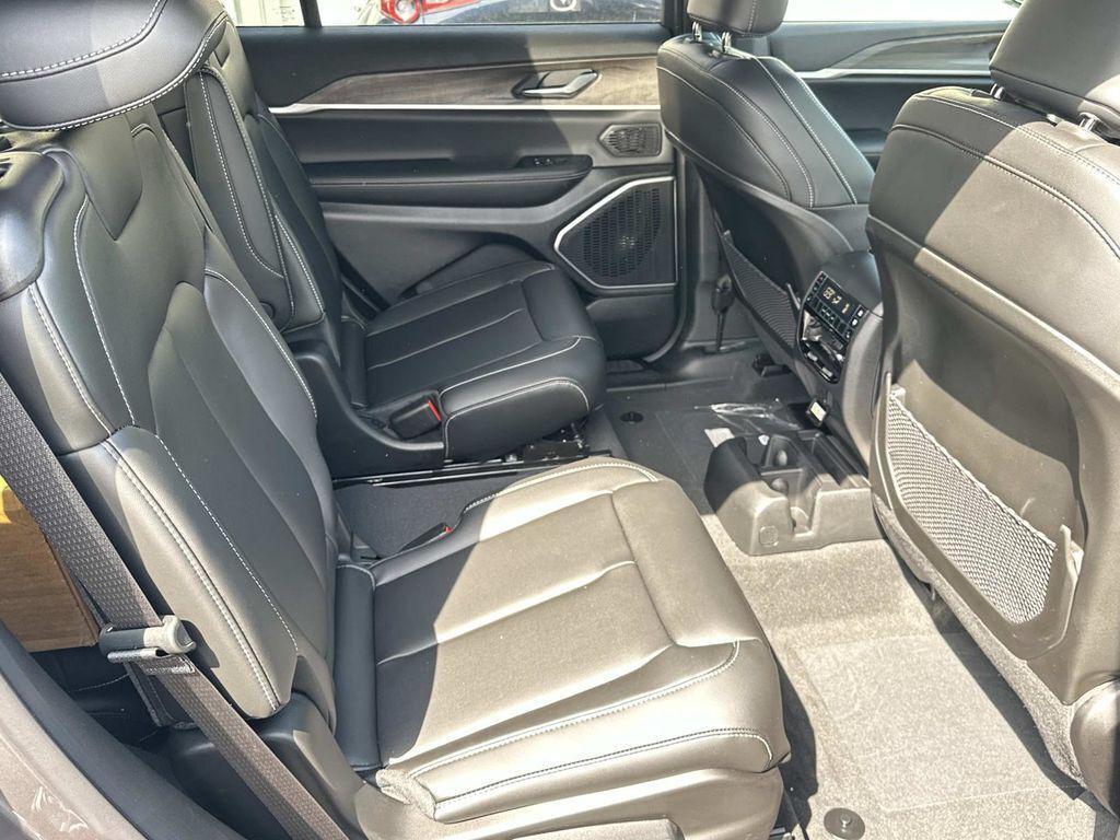 new 2026 Jeep Grand Cherokee L car, priced at $46,647
