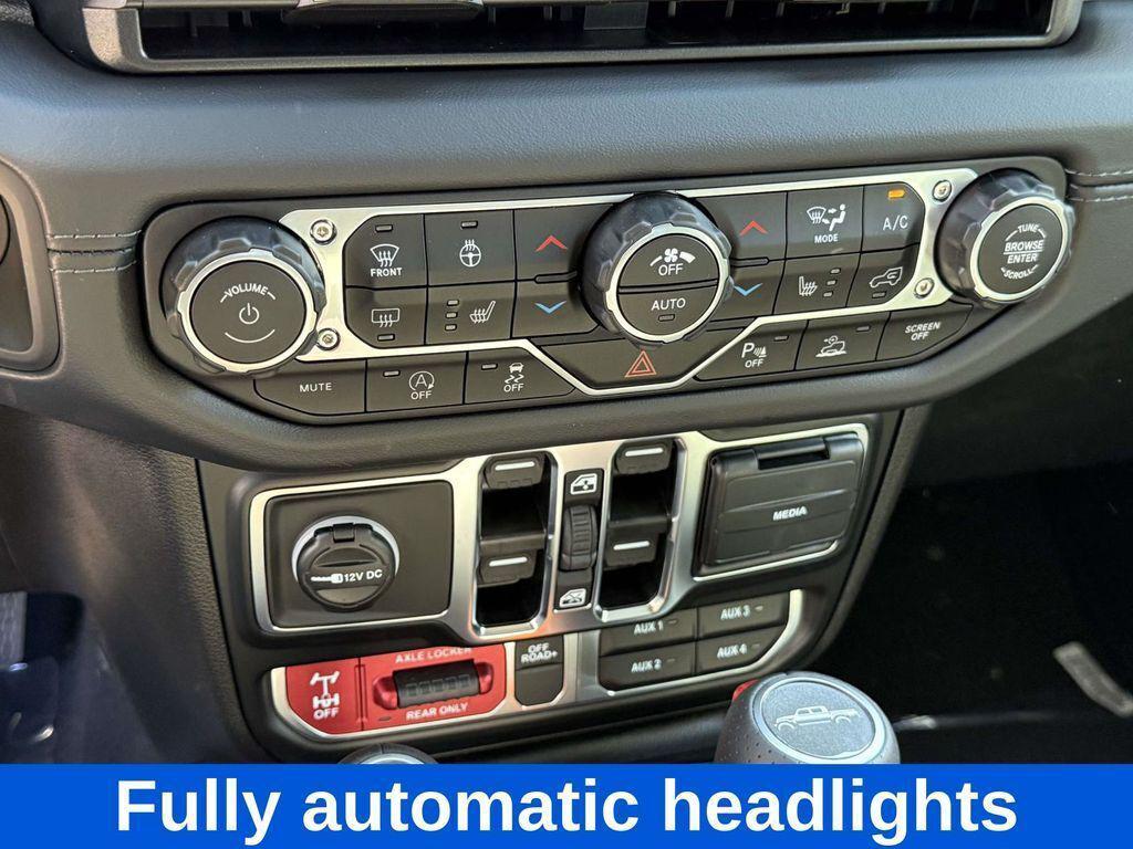 new 2025 Jeep Gladiator car, priced at $47,620