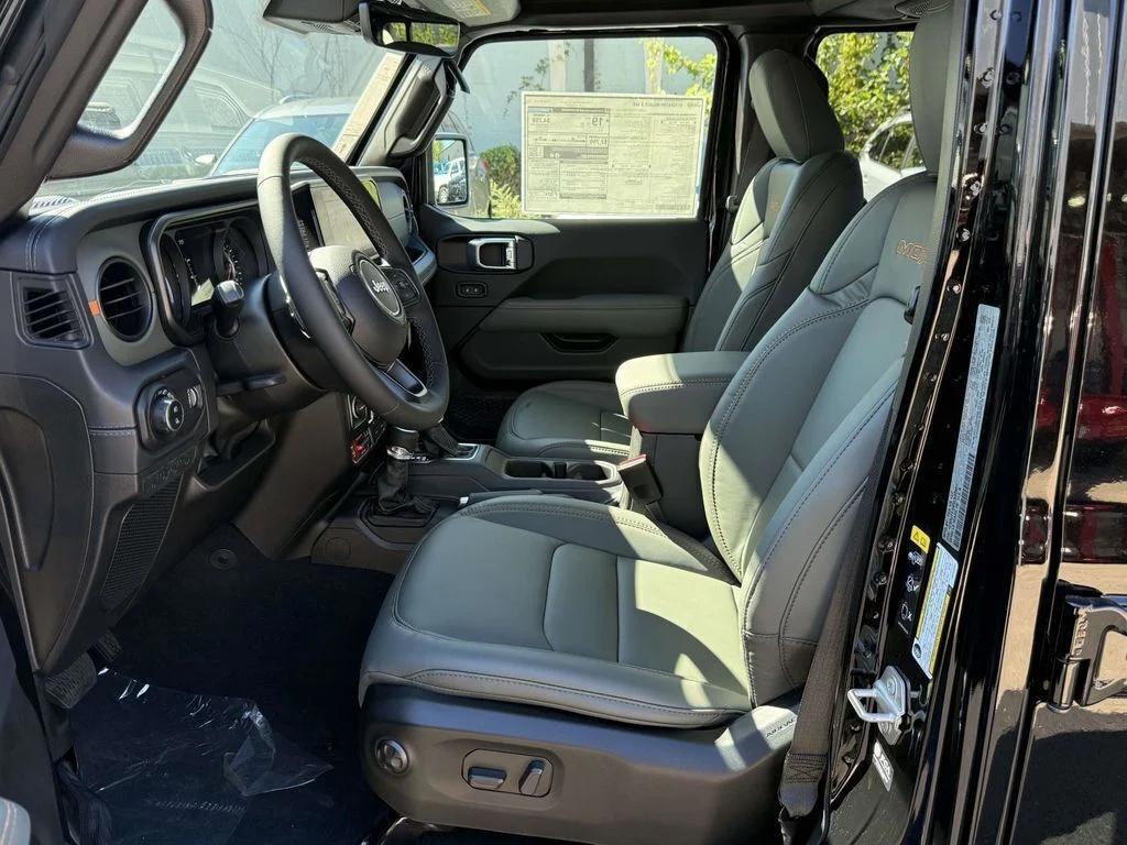 new 2025 Jeep Gladiator car, priced at $47,620