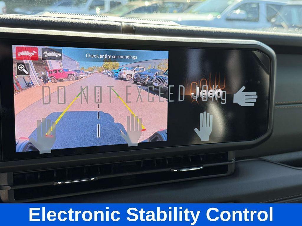 new 2025 Jeep Gladiator car, priced at $47,620