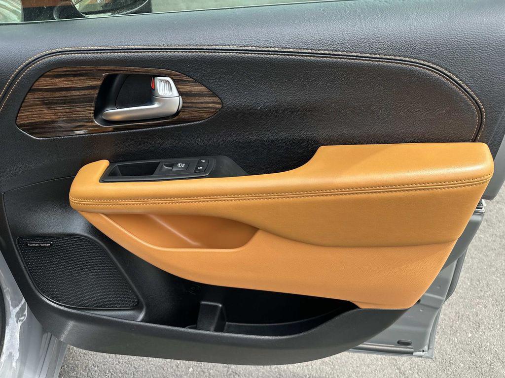 used 2023 Chrysler Pacifica car, priced at $35,995