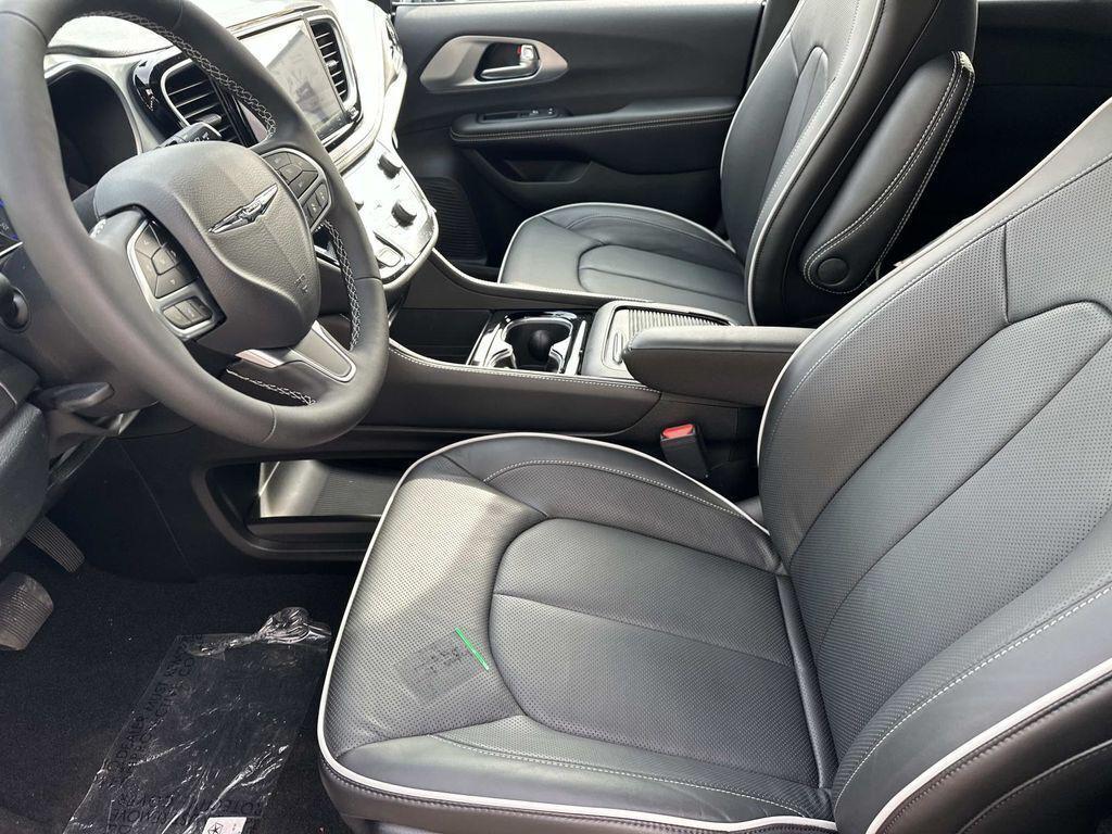 new 2026 Chrysler Pacifica car, priced at $40,443