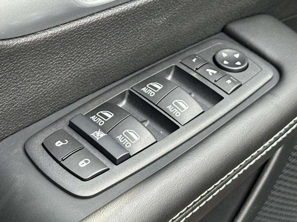 new 2026 Chrysler Pacifica car, priced at $40,443