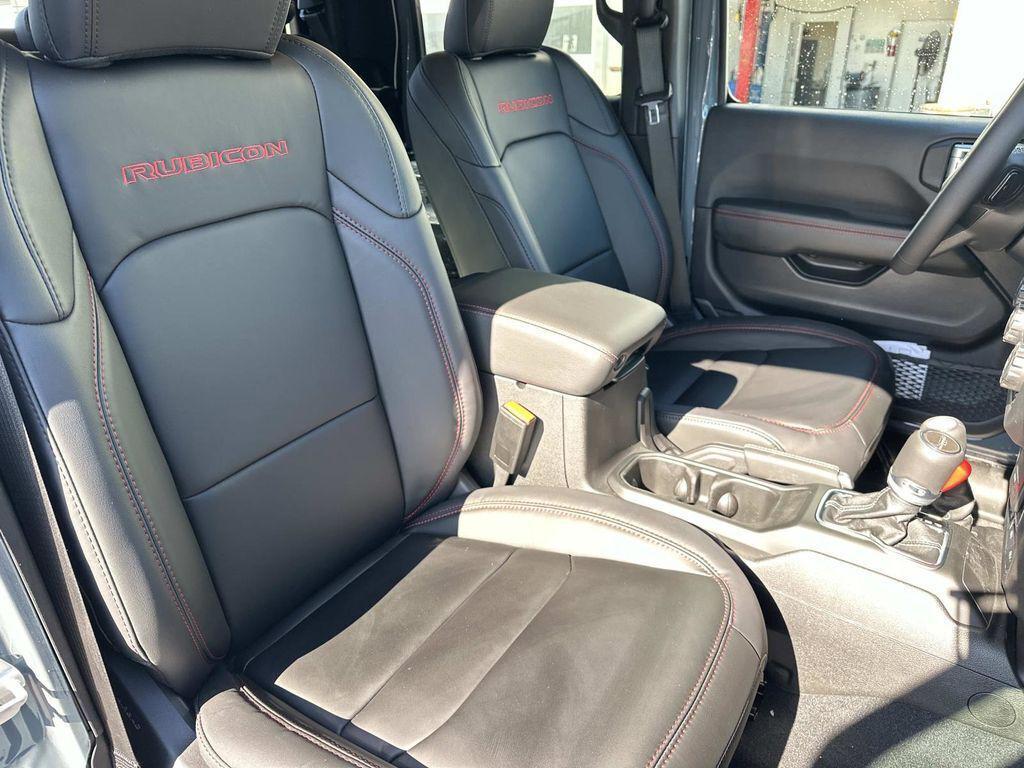 new 2026 Jeep Gladiator car, priced at $55,376