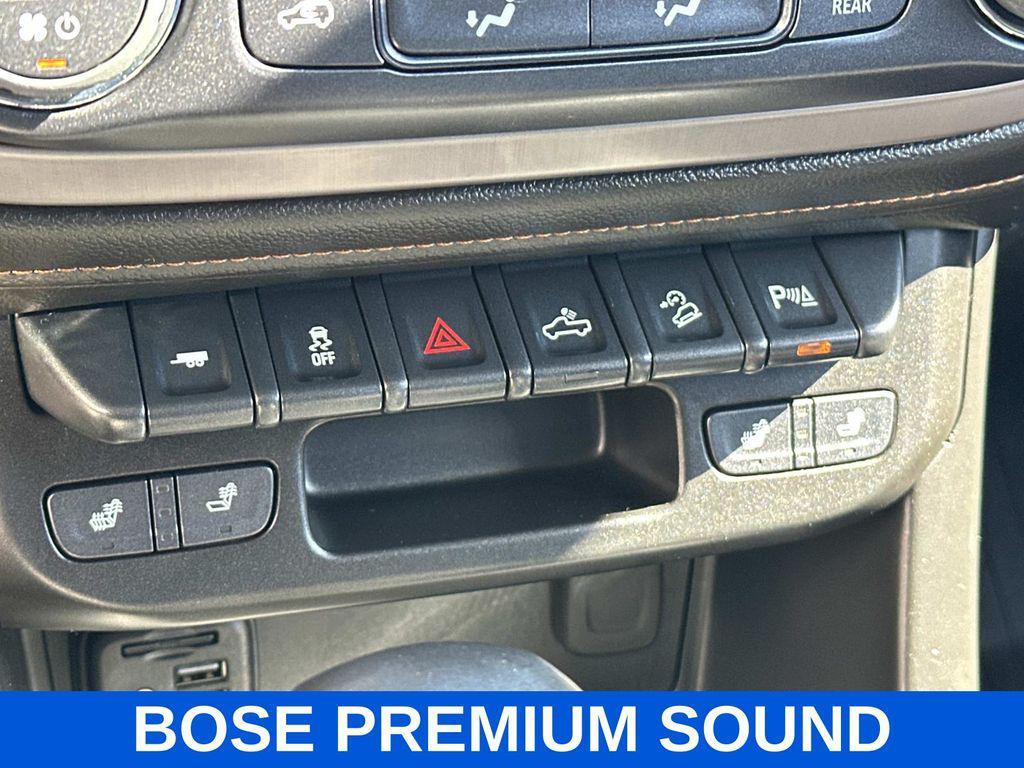 used 2022 GMC Canyon car, priced at $28,400