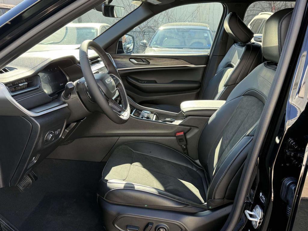 new 2026 Jeep Grand Cherokee car, priced at $42,898