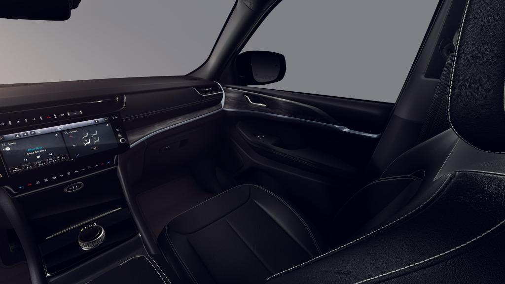 new 2026 Jeep Grand Cherokee car, priced at $46,330