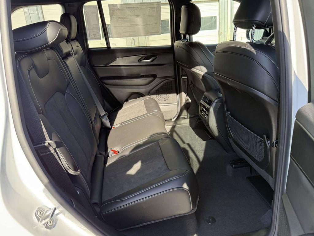 new 2025 Jeep Grand Cherokee car, priced at $34,919