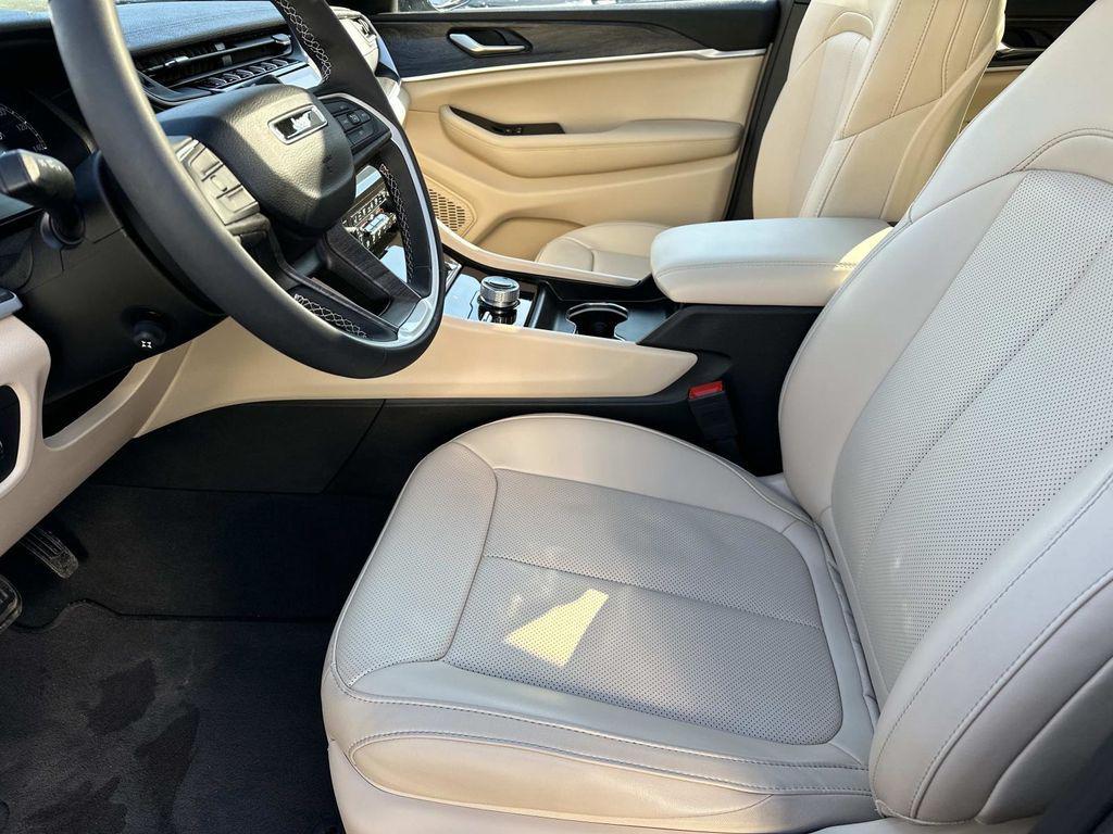 used 2025 Jeep Grand Cherokee L car