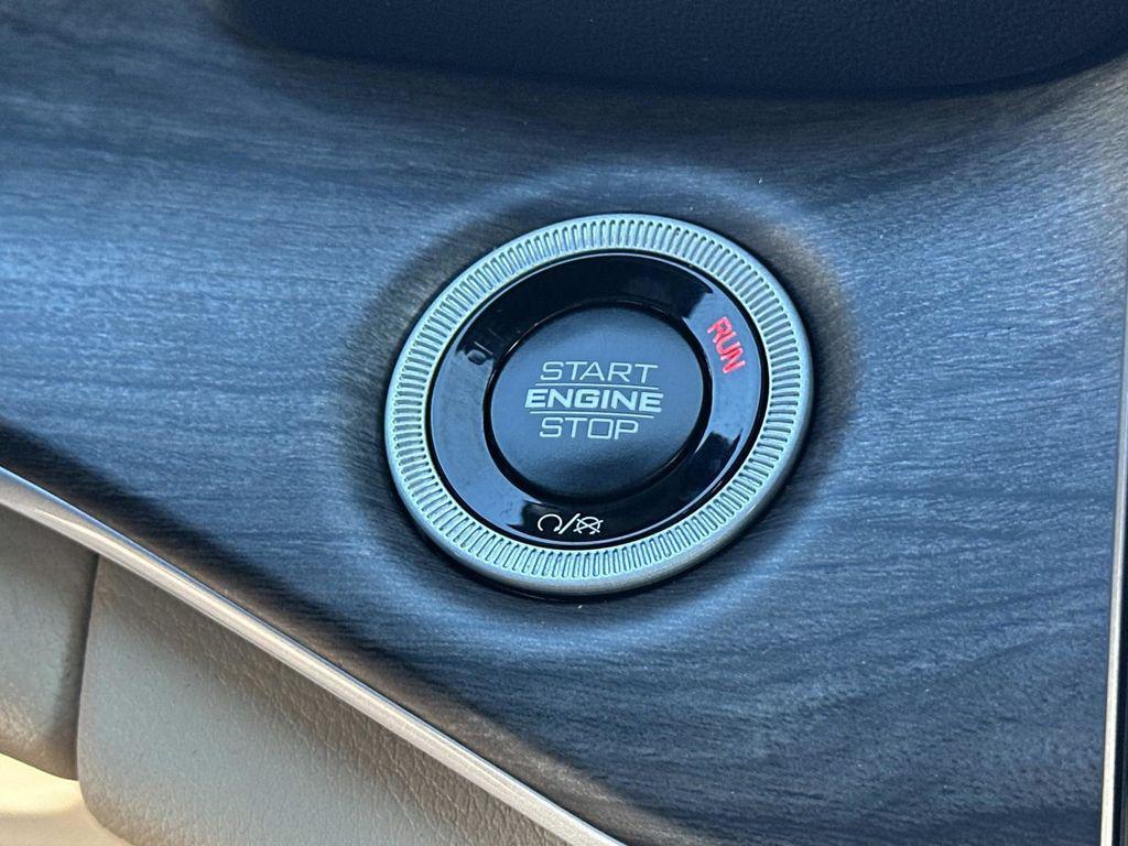 used 2025 Jeep Grand Cherokee L car