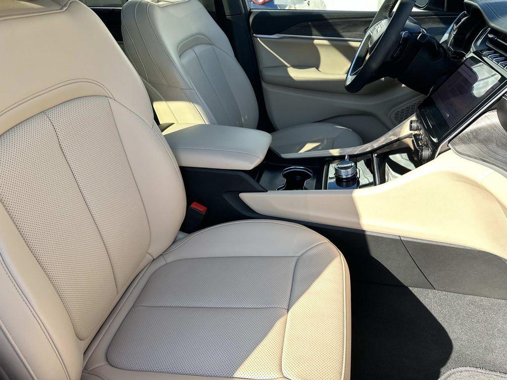 used 2025 Jeep Grand Cherokee L car