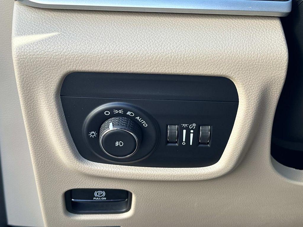 used 2025 Jeep Grand Cherokee L car