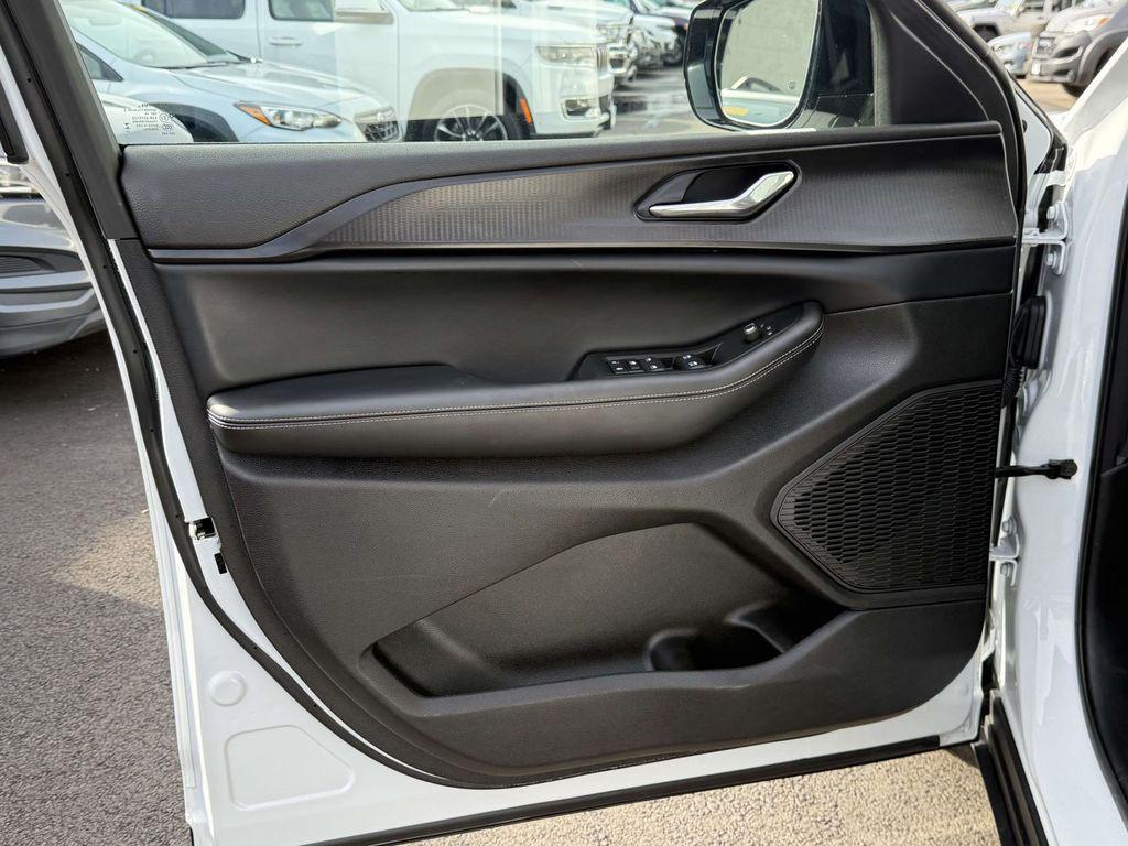 used 2025 Jeep Grand Cherokee L car, priced at $36,200