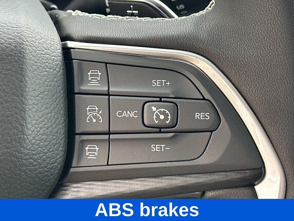 new 2025 Jeep Grand Cherokee car, priced at $36,669