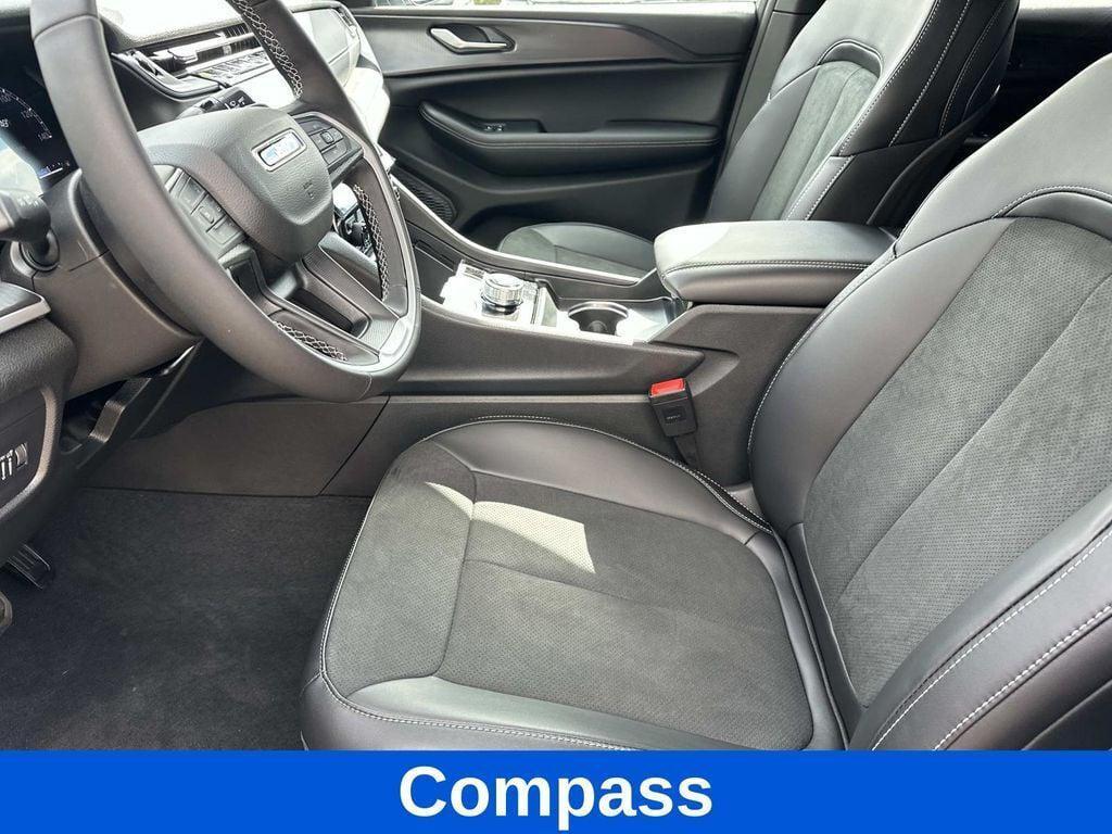 new 2025 Jeep Grand Cherokee car, priced at $33,919