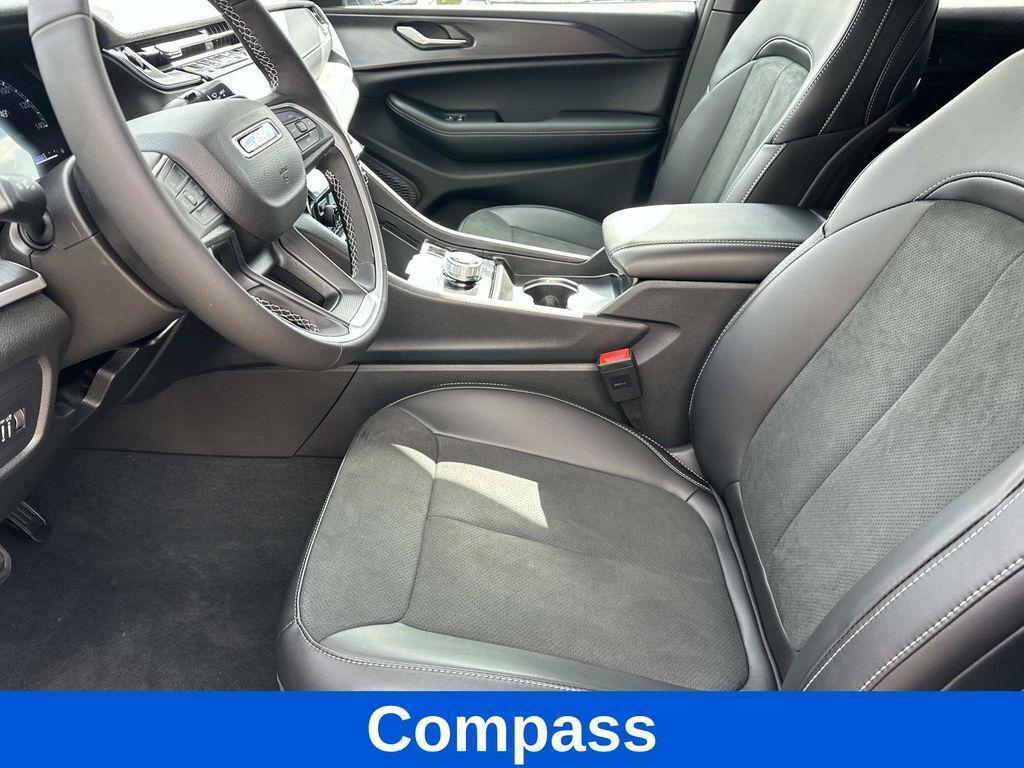 new 2025 Jeep Grand Cherokee car, priced at $36,669