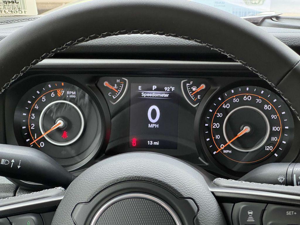 new 2025 Jeep Gladiator car, priced at $35,428