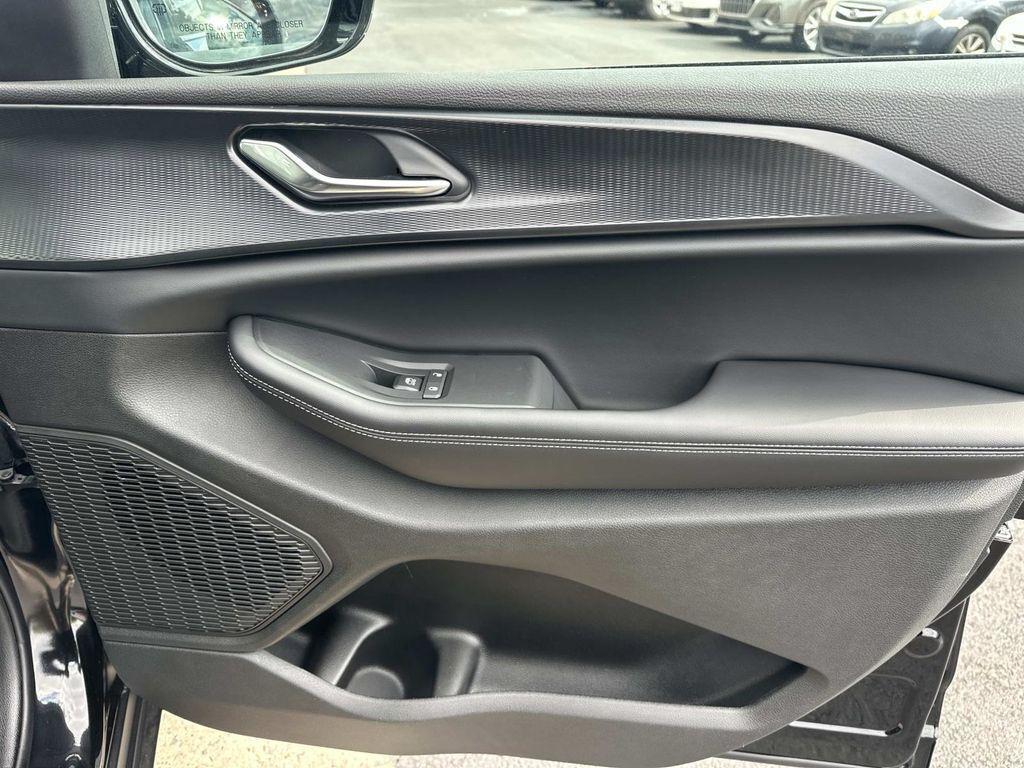 new 2025 Jeep Grand Cherokee car, priced at $35,205