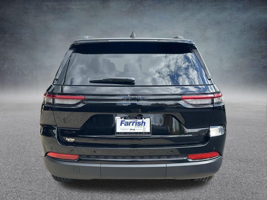 new 2025 Jeep Grand Cherokee car, priced at $35,205