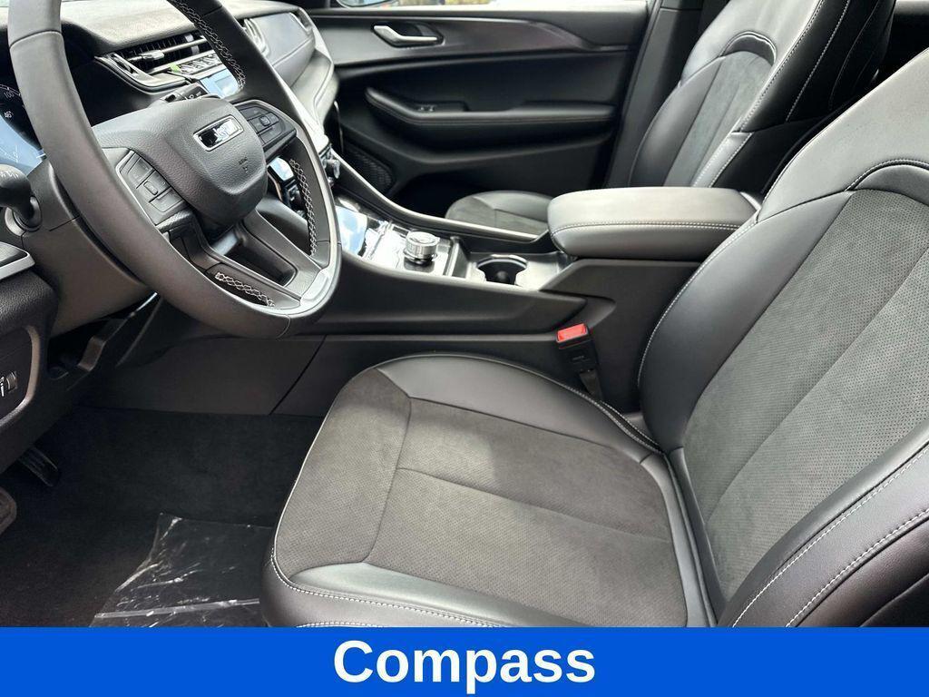 new 2025 Jeep Grand Cherokee car, priced at $35,205