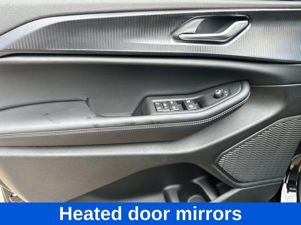 new 2025 Jeep Grand Cherokee car, priced at $35,205