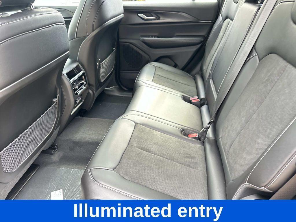 new 2025 Jeep Grand Cherokee car, priced at $35,205