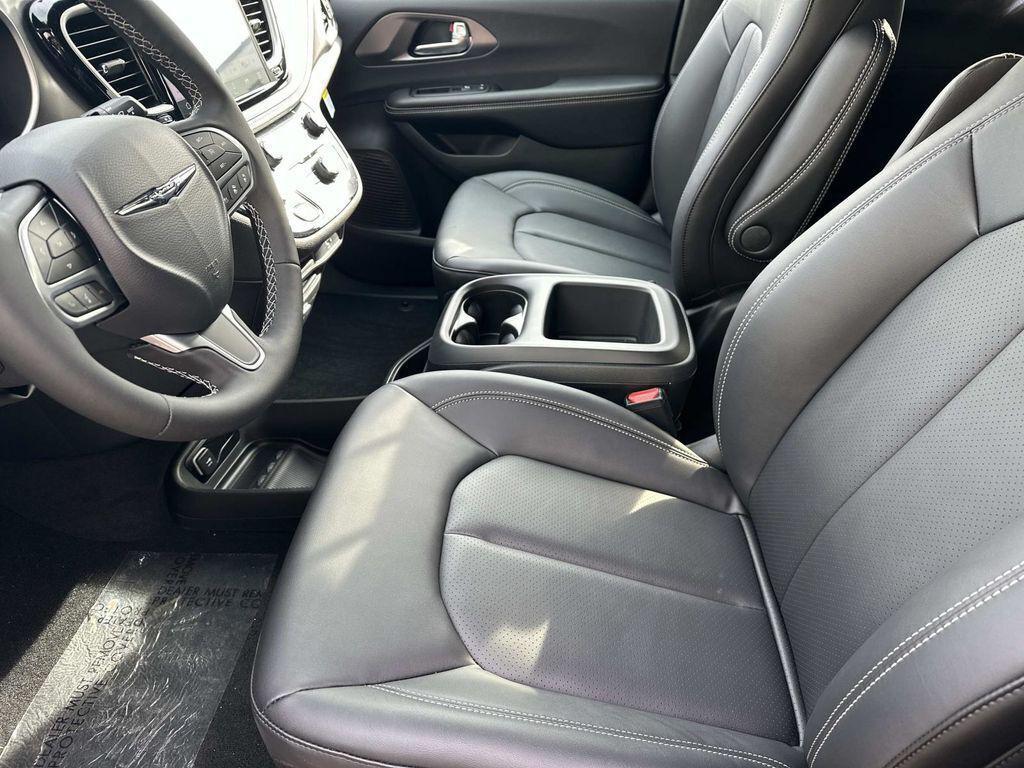 new 2026 Chrysler Pacifica car, priced at $40,961