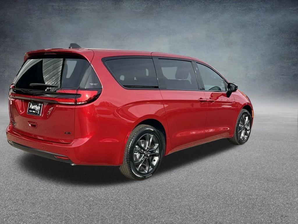 new 2026 Chrysler Pacifica car, priced at $40,961
