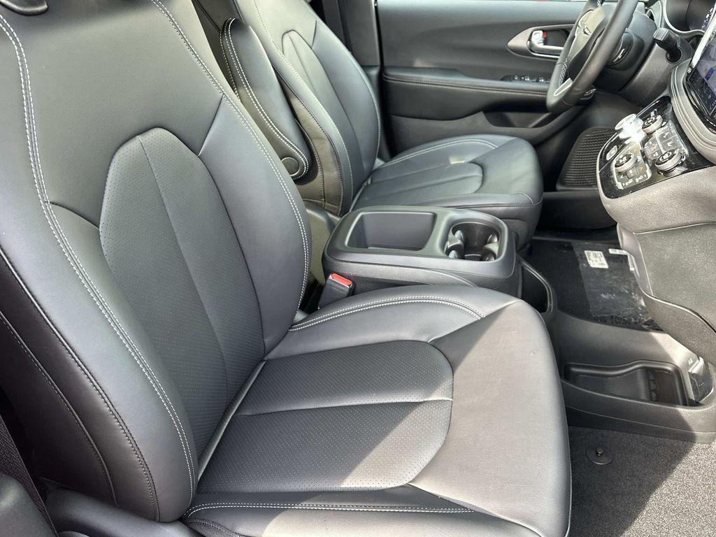 new 2026 Chrysler Pacifica car, priced at $40,461