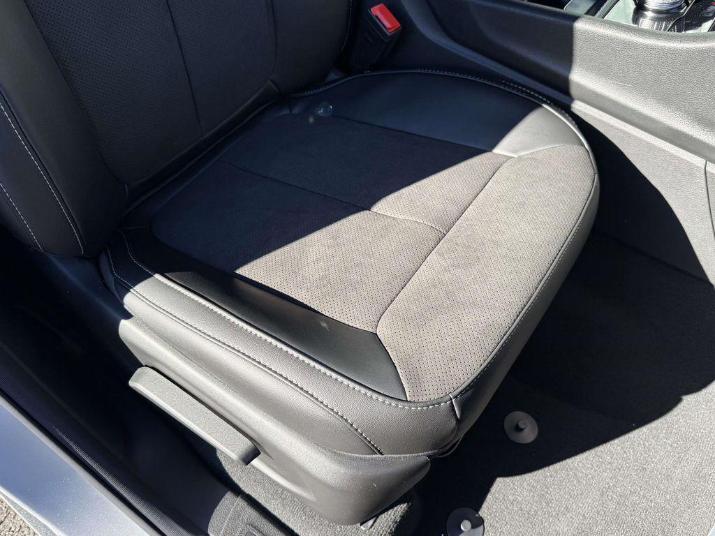 new 2025 Jeep Grand Cherokee car, priced at $37,205