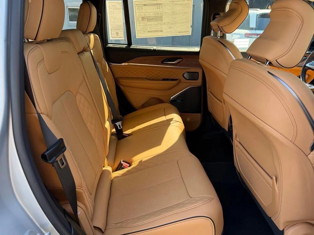 new 2026 Jeep Grand Cherokee car, priced at $56,953