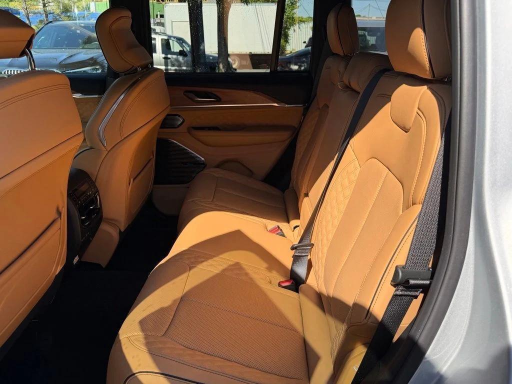new 2026 Jeep Grand Cherokee car, priced at $56,953