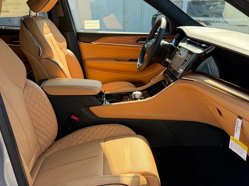 new 2026 Jeep Grand Cherokee car, priced at $56,953