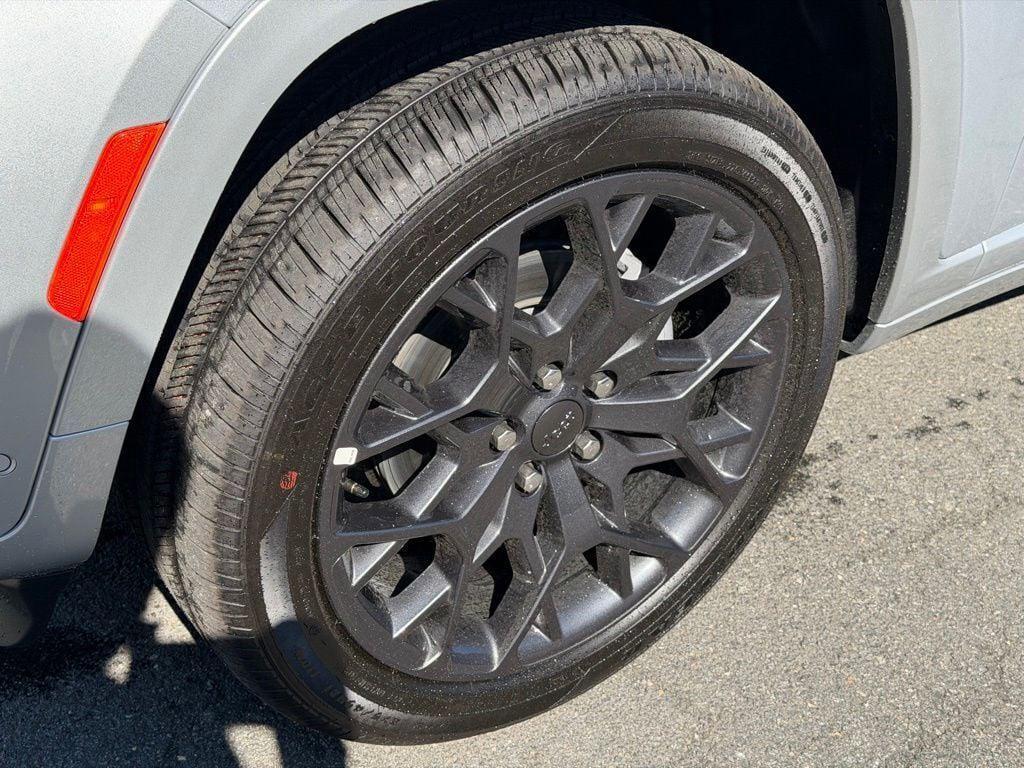 new 2026 Jeep Grand Cherokee car, priced at $56,953