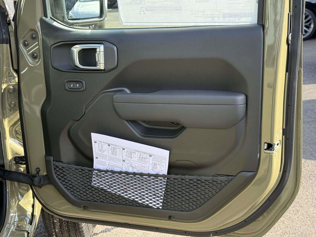 new 2026 Jeep Gladiator car, priced at $36,521