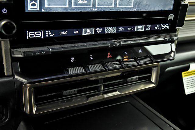 new 2025 GMC HUMMER EV Pickup car