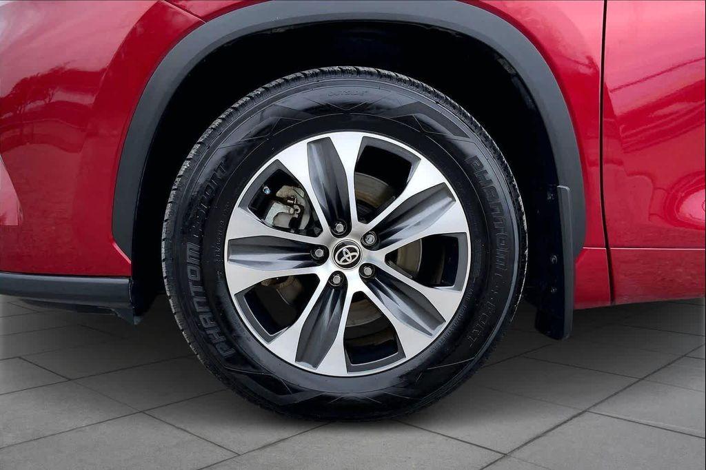 used 2023 Toyota Highlander Hybrid car, priced at $36,499