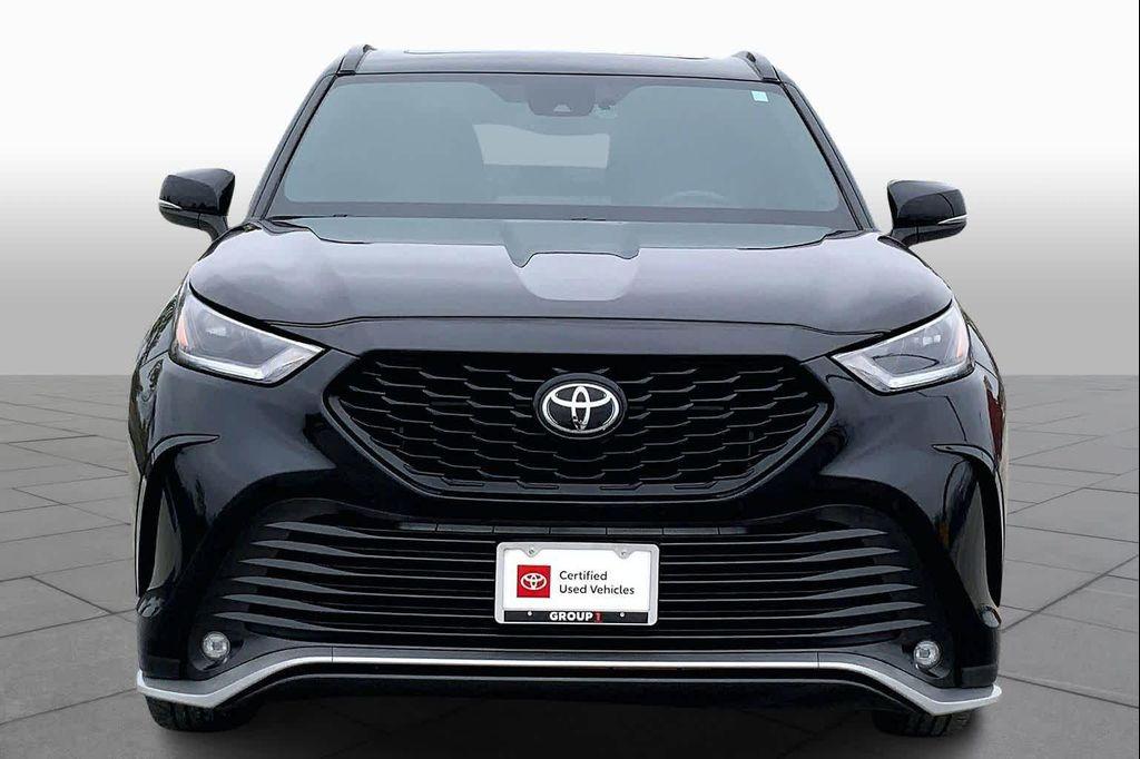 used 2024 Toyota Highlander car, priced at $41,994