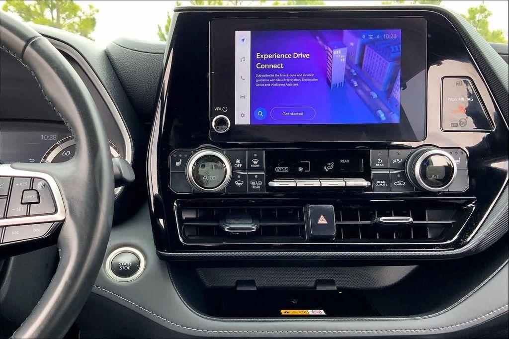 used 2024 Toyota Highlander car, priced at $41,994