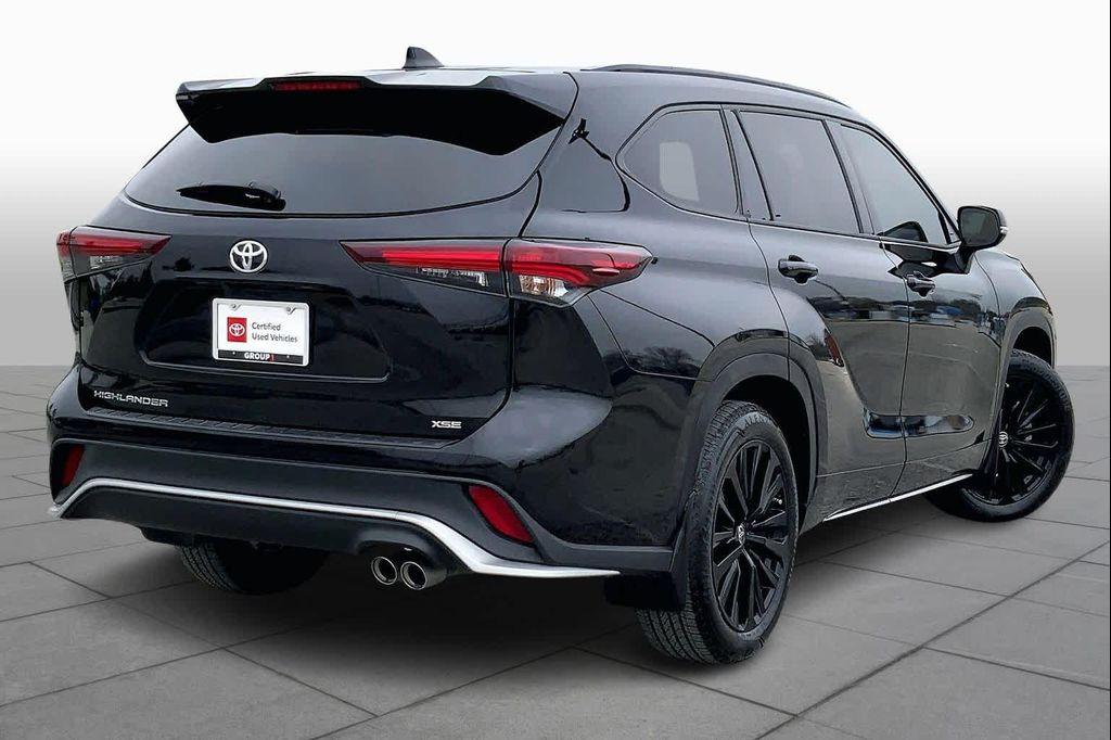 used 2024 Toyota Highlander car, priced at $41,994