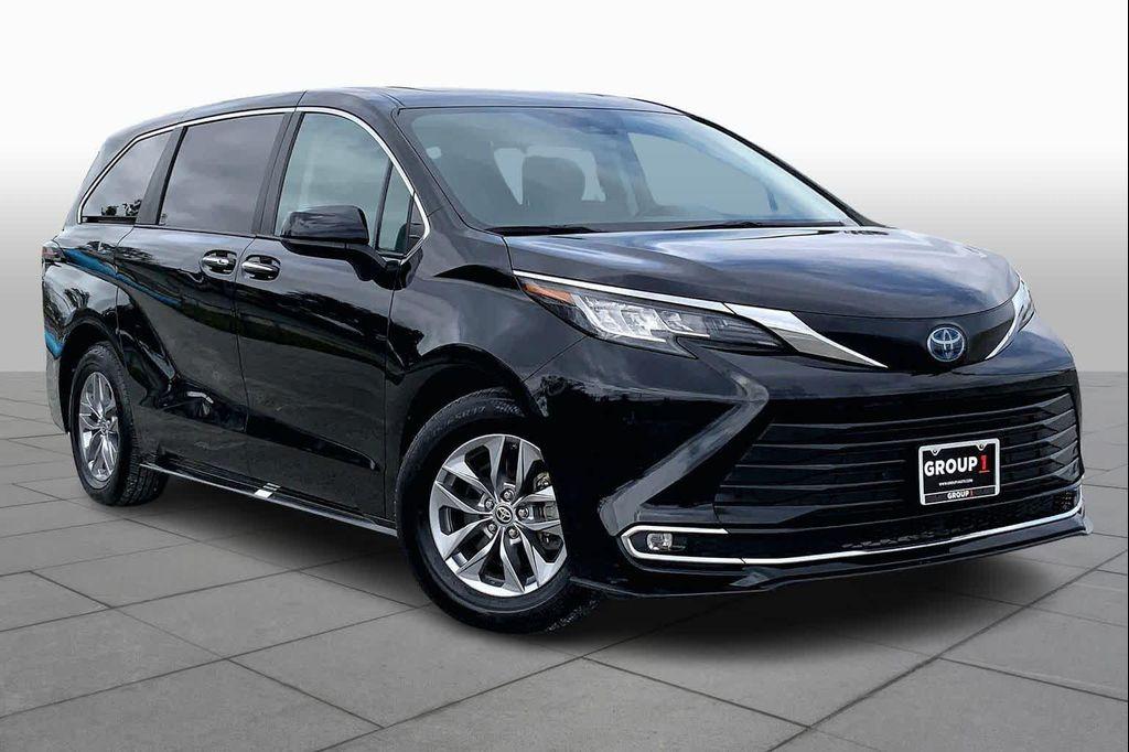 used 2022 Toyota Sienna car, priced at $31,994