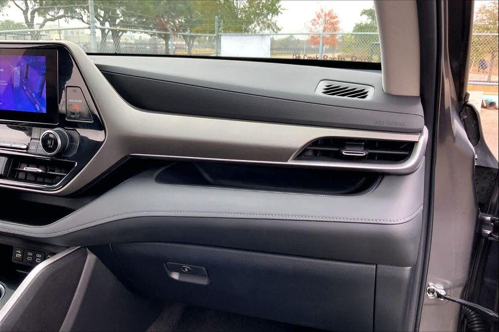 used 2024 Toyota Highlander car, priced at $31,700