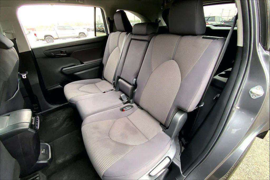 used 2024 Toyota Highlander car, priced at $31,700