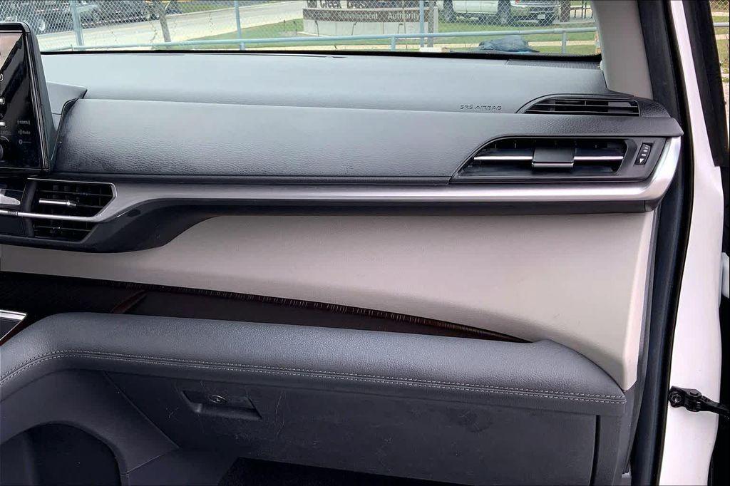used 2024 Toyota Sienna car, priced at $32,988