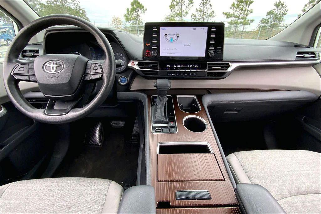 used 2024 Toyota Sienna car, priced at $32,988