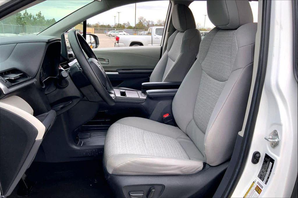 used 2024 Toyota Sienna car, priced at $32,988