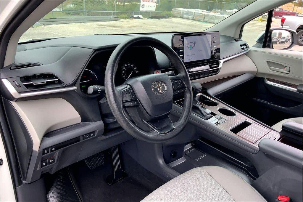 used 2024 Toyota Sienna car, priced at $32,988