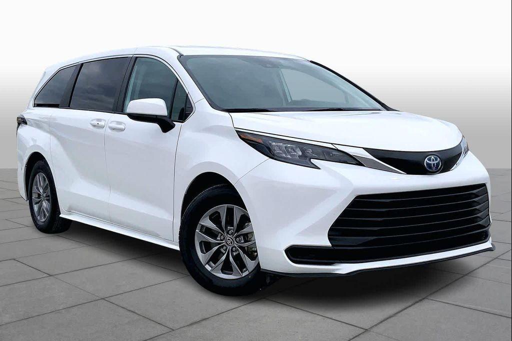 used 2024 Toyota Sienna car, priced at $32,988