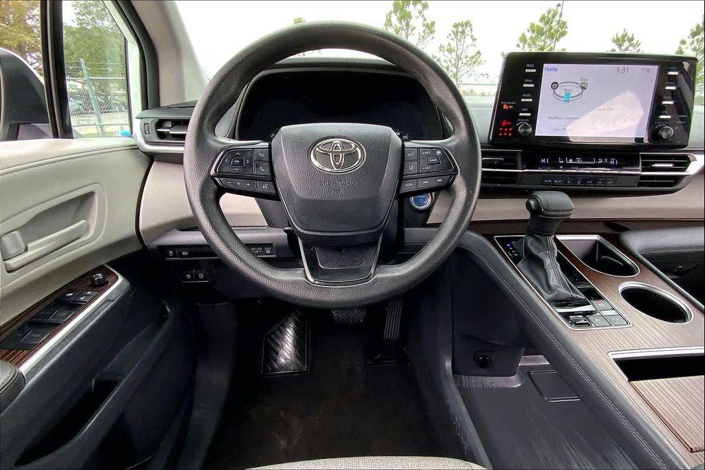 used 2024 Toyota Sienna car, priced at $32,988